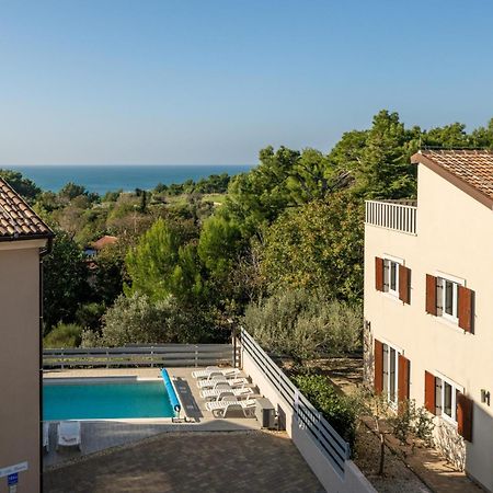 6-Bedroom Villa Chiara With Sea View Premantura Exterior photo