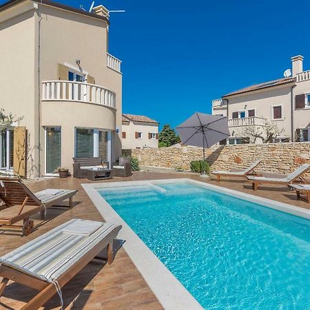 6-Bedroom Villa Chiara With Sea View Premantura Exterior photo