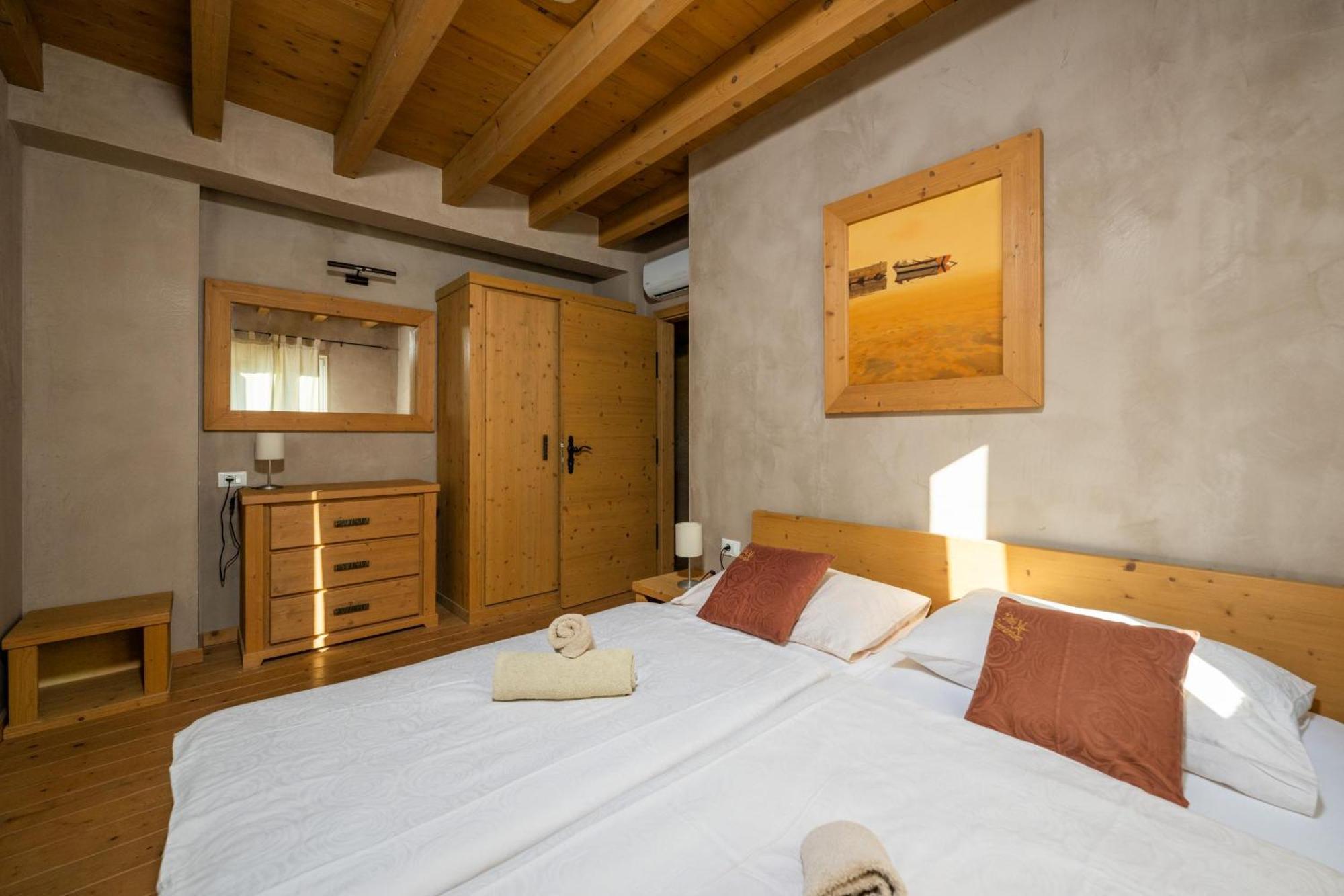 6-Bedroom Villa Chiara With Sea View Premantura Exterior photo